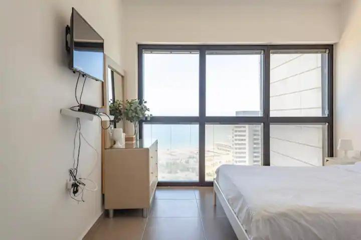 Oַ&O Group- Luxury Apt Tower Best Sea View Bat Yam Extérieur photo