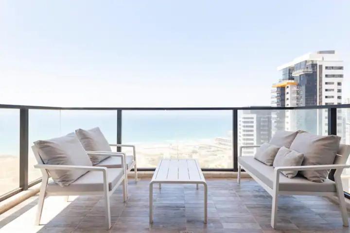 Oַ&O Group- Luxury Apt Tower Best Sea View Bat Yam Extérieur photo