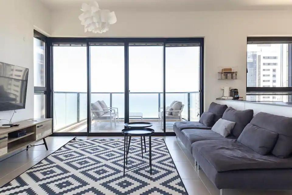 Oַ&O Group- Luxury Apt Tower Best Sea View Bat Yam Extérieur photo